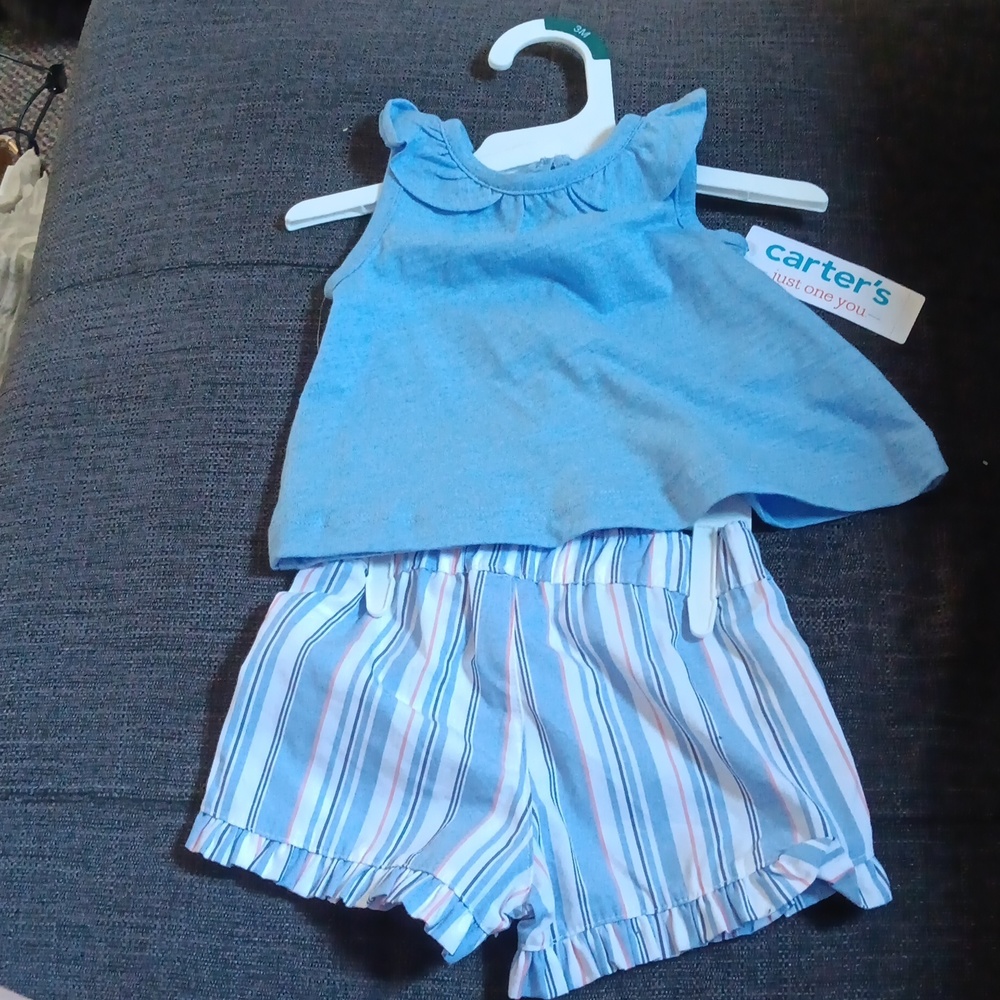 Carters tank top and shorts size 0-3months